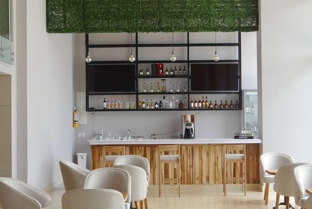 Hotel Wyndham Garden Cartagena Restaurante foto